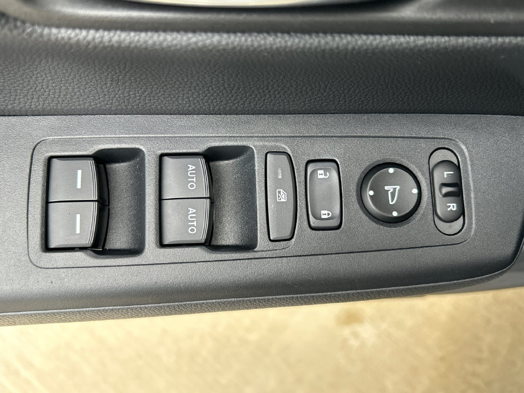 Used 2025 Honda CR-V Sport image 11