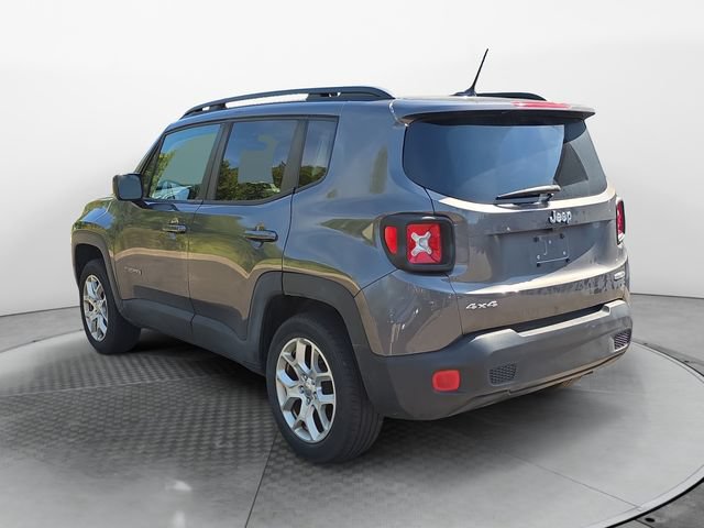 Used 2017 Jeep Renegade Latitude w/ Cold Weather Group AWD/4WD image 3