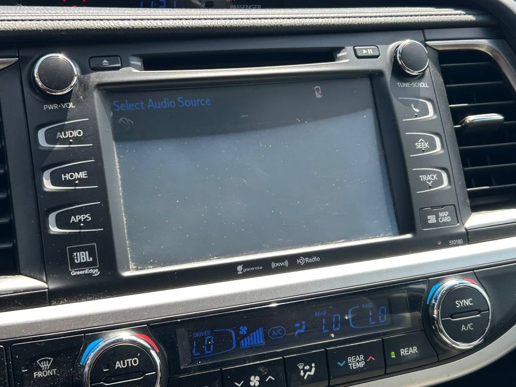 Used 2018 Toyota Highlander Limited FWD image 36