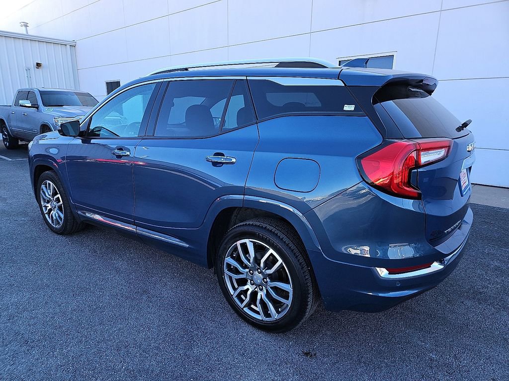 Used 2024 GMC Terrain Denali image 4