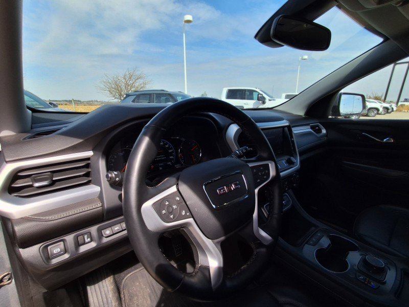 Used 2023 GMC Acadia SLT w/ Technology Package AWD/4WD image 10