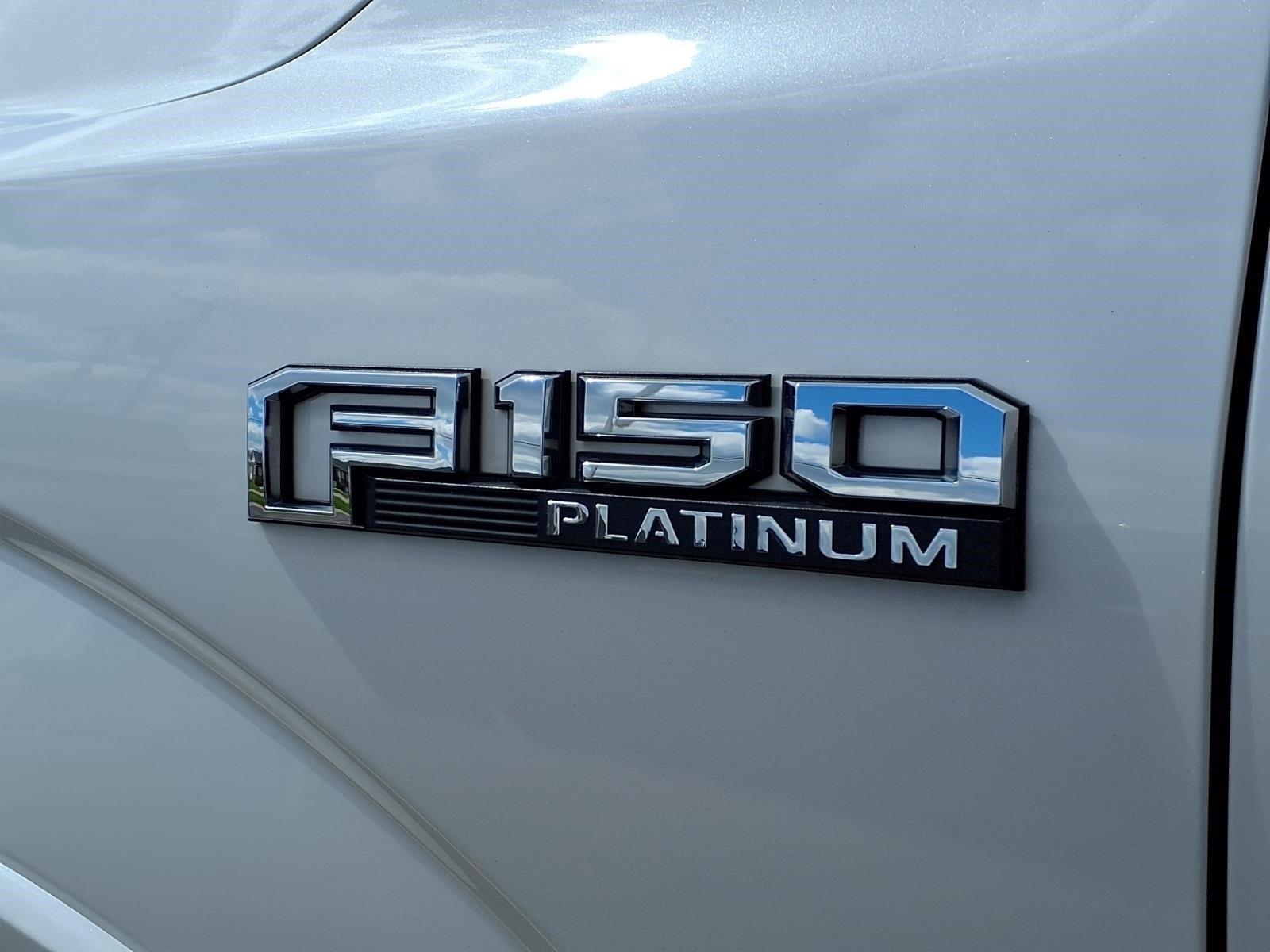 Used 2018 Ford F150 Platinum w/ Equipment Group 701A Luxury AWD/4WD image 10