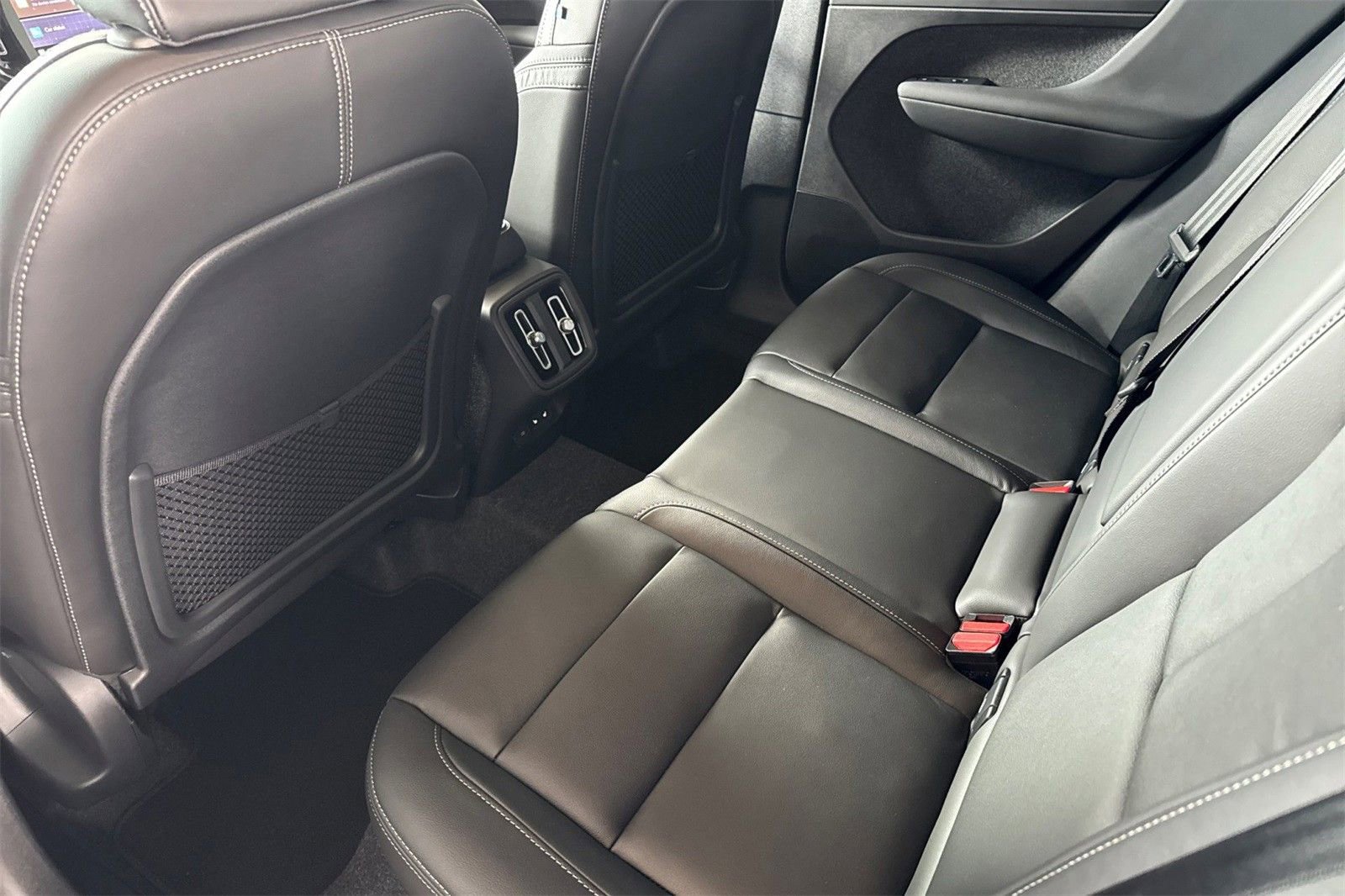 New 2025 Volvo XC40 B5 Core w/ Protection Package Premier image 4