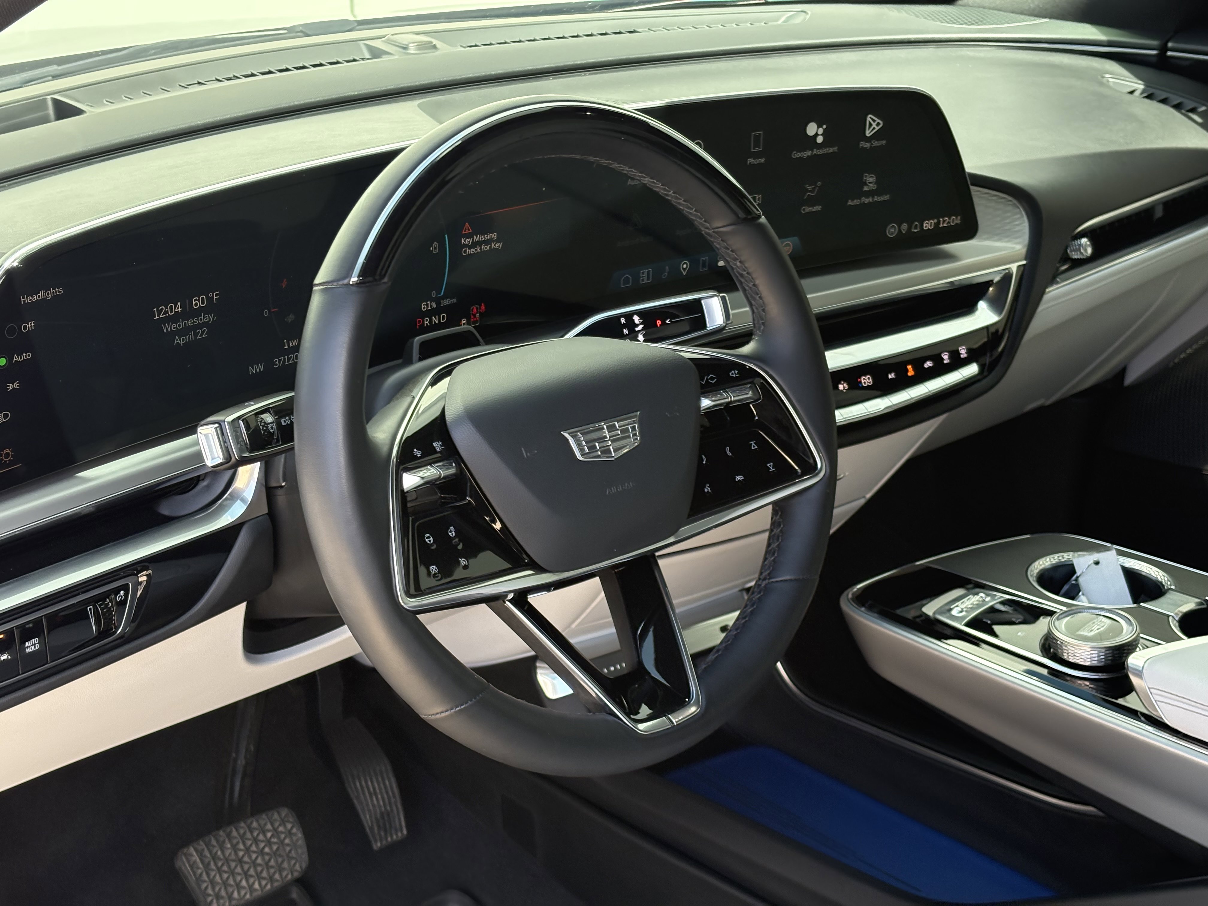 Certified 2024 Cadillac Lyriq Luxury AWD/4WD image 16