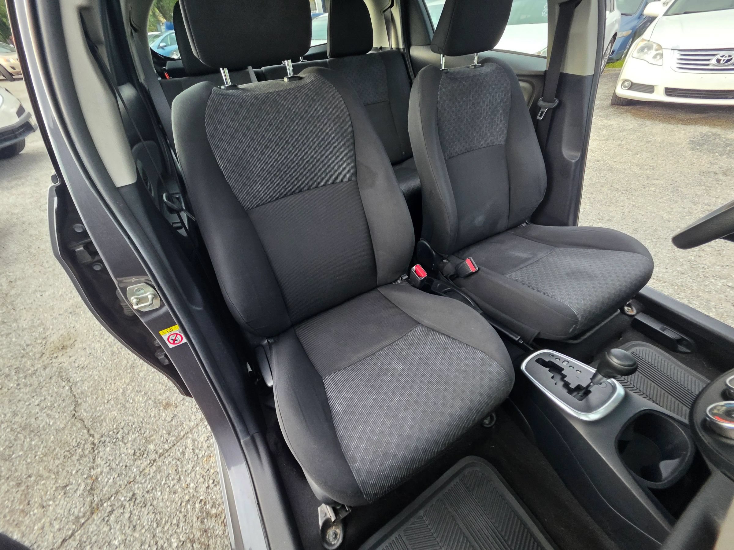 Used 2017 Toyota Yaris L FWD image 20