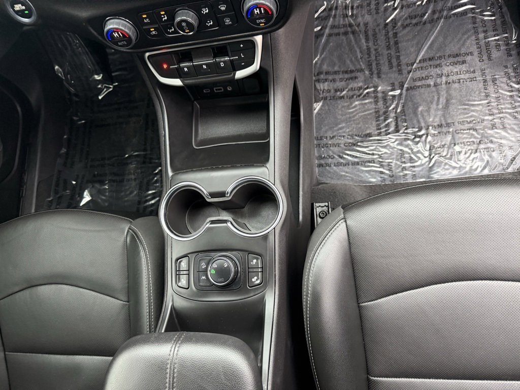 Used 2024 GMC Terrain SLT image 47