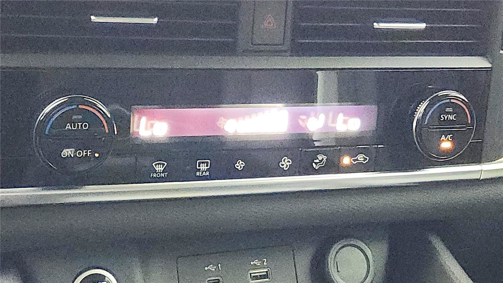 Used 2023 Nissan Rogue SV image 37