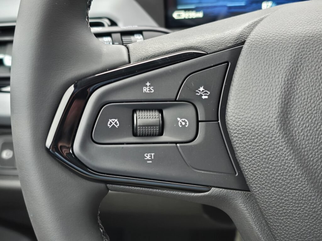 New 2027 Chevrolet Bolt LT w/ Comfort Package FWD image 33