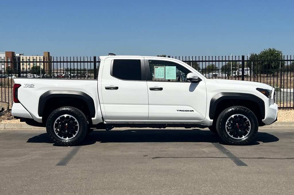 Certified 2026 Toyota Tacoma TRD Off-Road w/ TRD Off Road Premium Package AWD/4WD image 3