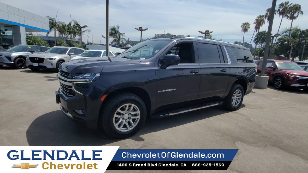 Used 2022 Chevrolet Suburban LT RWD image 4