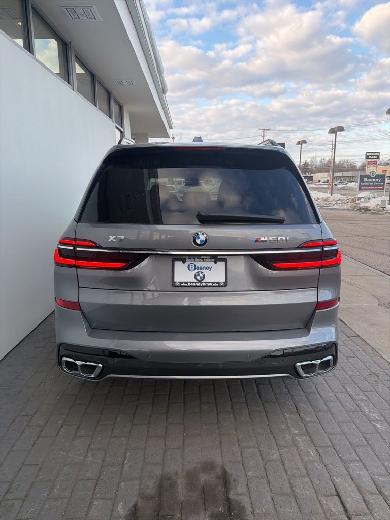 New 2026 BMW X7 M60i image 6