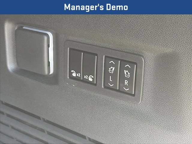 New 2026 GMC Yukon AT4 Ultimate w/ LPO, Floor Liner Package AWD/4WD image 12