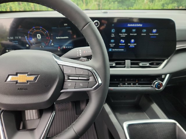 New 2027 Chevrolet Equinox LT w/ Safety and Technology Package FWD image 26