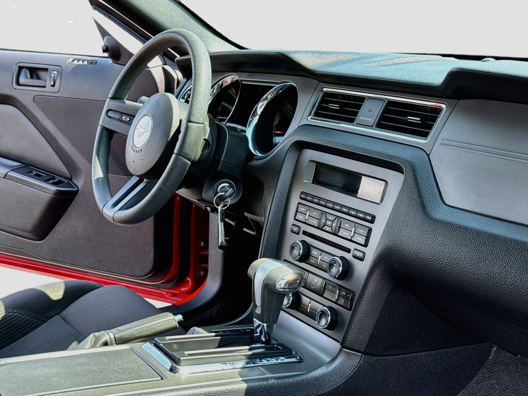 Used 2012 Ford Mustang Convertible RWD image 15