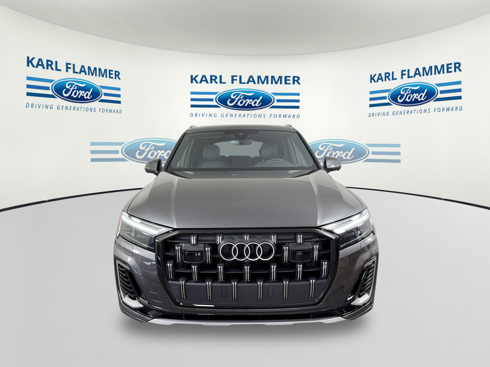 Used 2025 Audi Q7 2.0T Premium w/ Convenience Package image 2