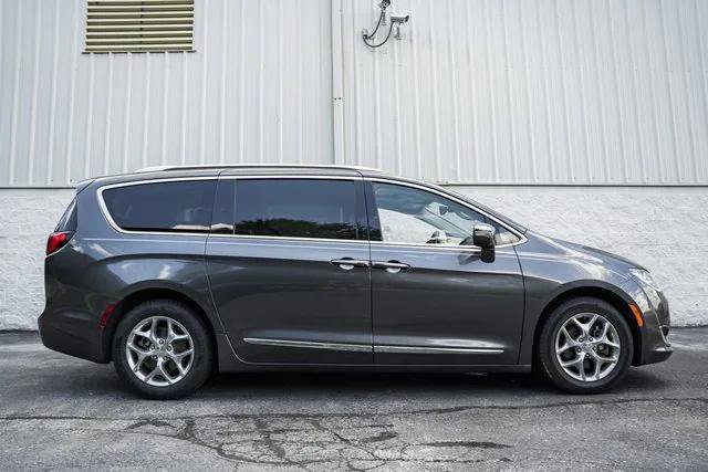 Certified 2019 Chrysler Pacifica Limited FWD image 6