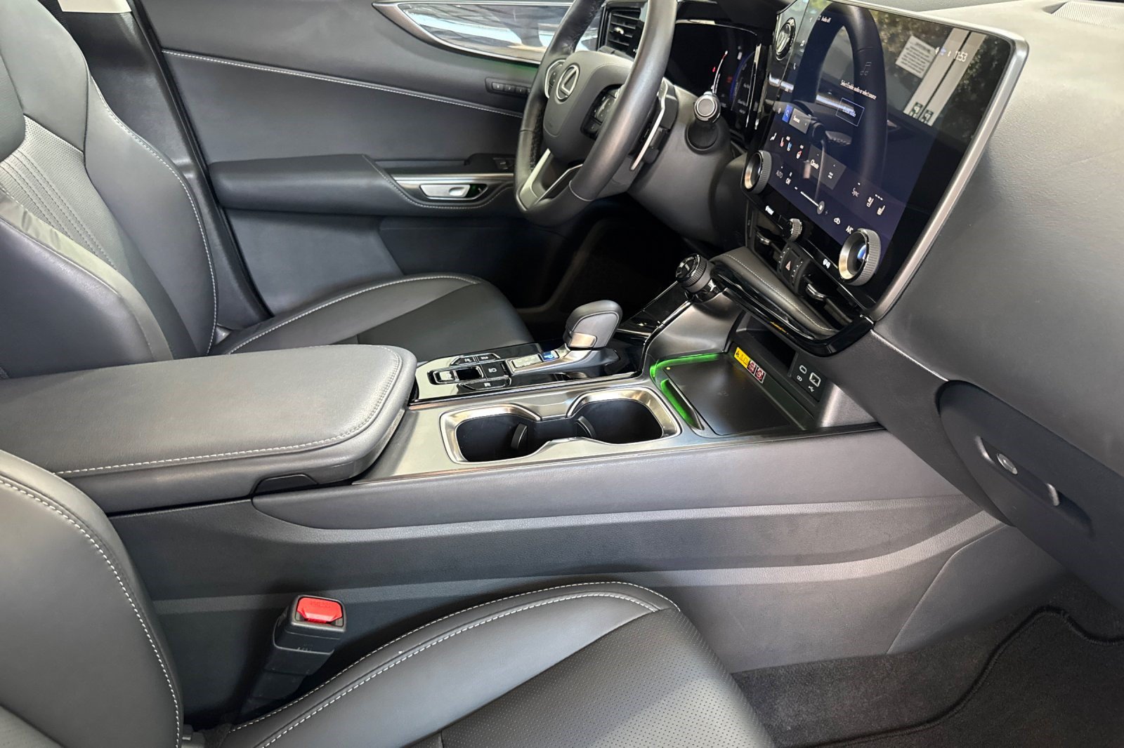 Used 2026 Lexus NX 350h AWD w/ Accessory Package (2T) image 20