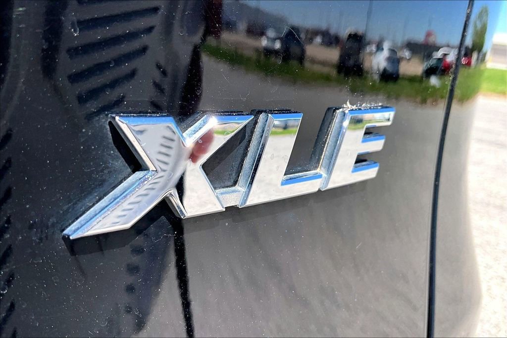 Used 2025 Toyota RAV4 XLE FWD image 8