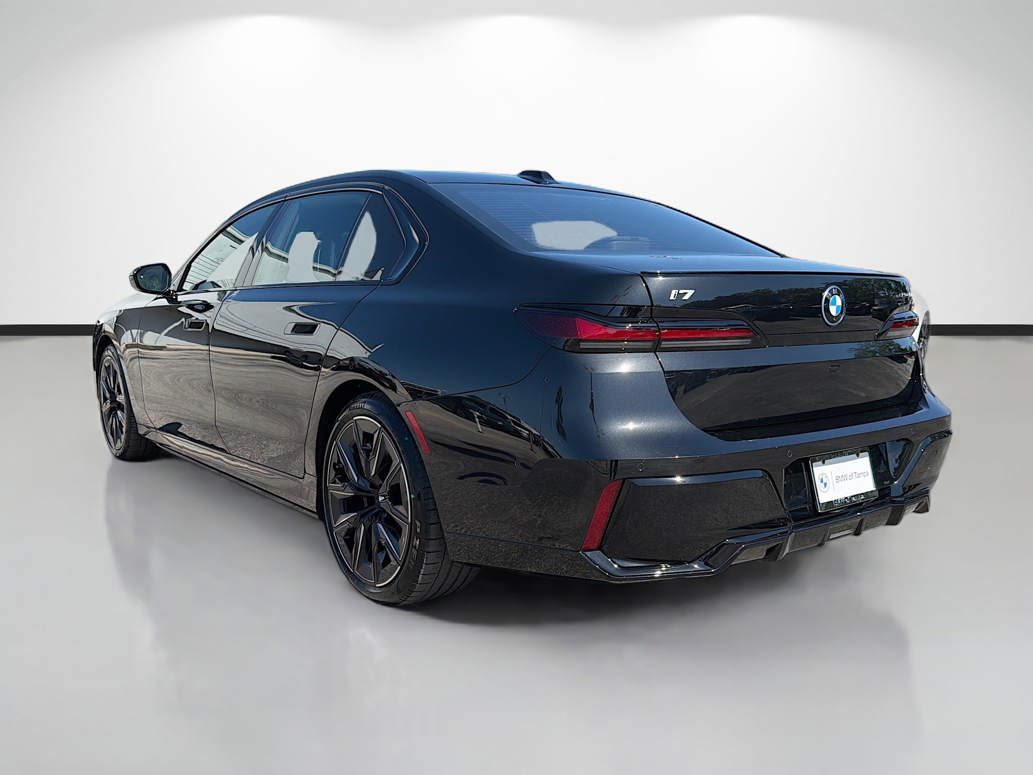Used 2026 BMW i7 eDrive50 w/ M Sport Package RWD image 5