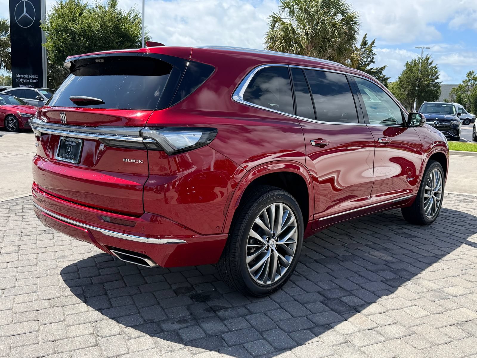 Used 2026 Buick Enclave Avenir w/ Super Cruise Package AWD/4WD image 9
