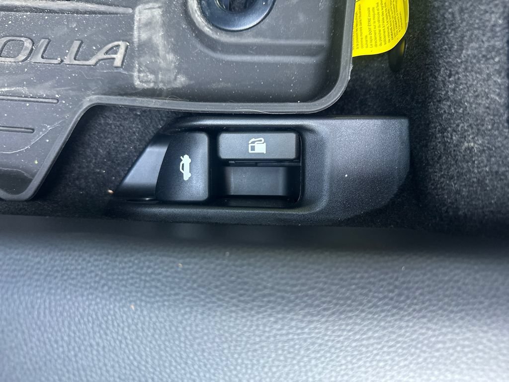 Used 2026 Toyota Corolla LE FWD image 12