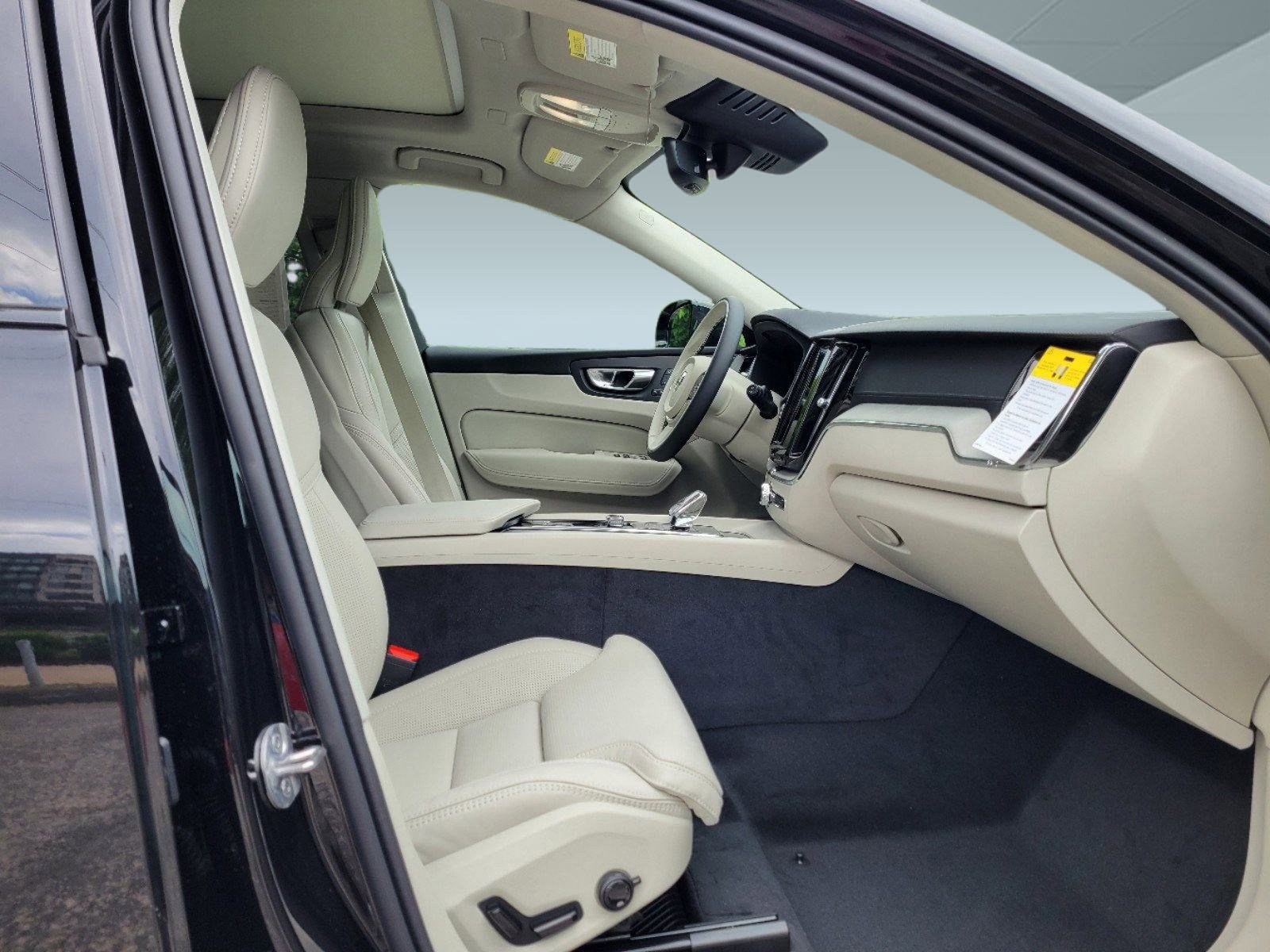 New 2024 Volvo XC60 B5 Ultimate w/ Protection Package Premier AWD/4WD image 41