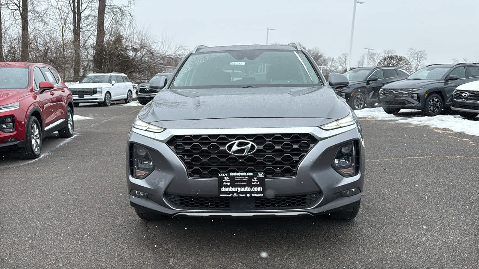 Used 2019 Hyundai Santa Fe SEL image 2