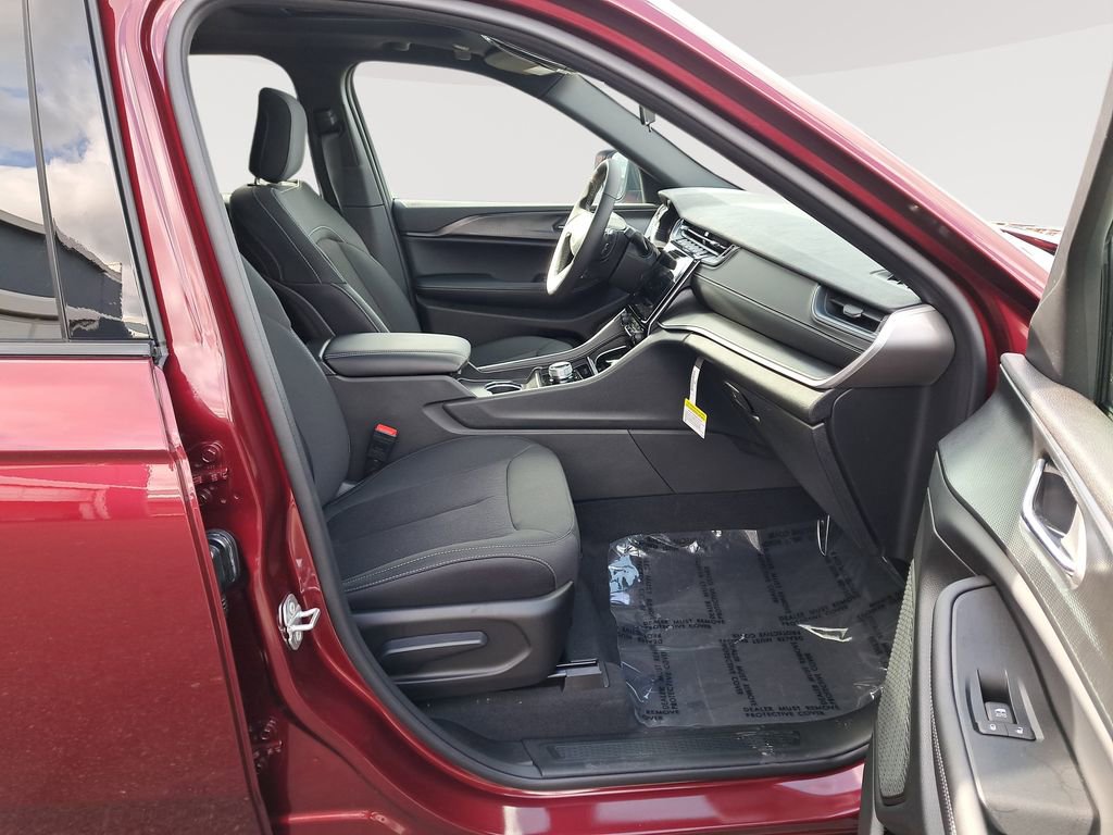 New 2025 Jeep Grand Cherokee Laredo X w/ Luxury Tech Group I image 20