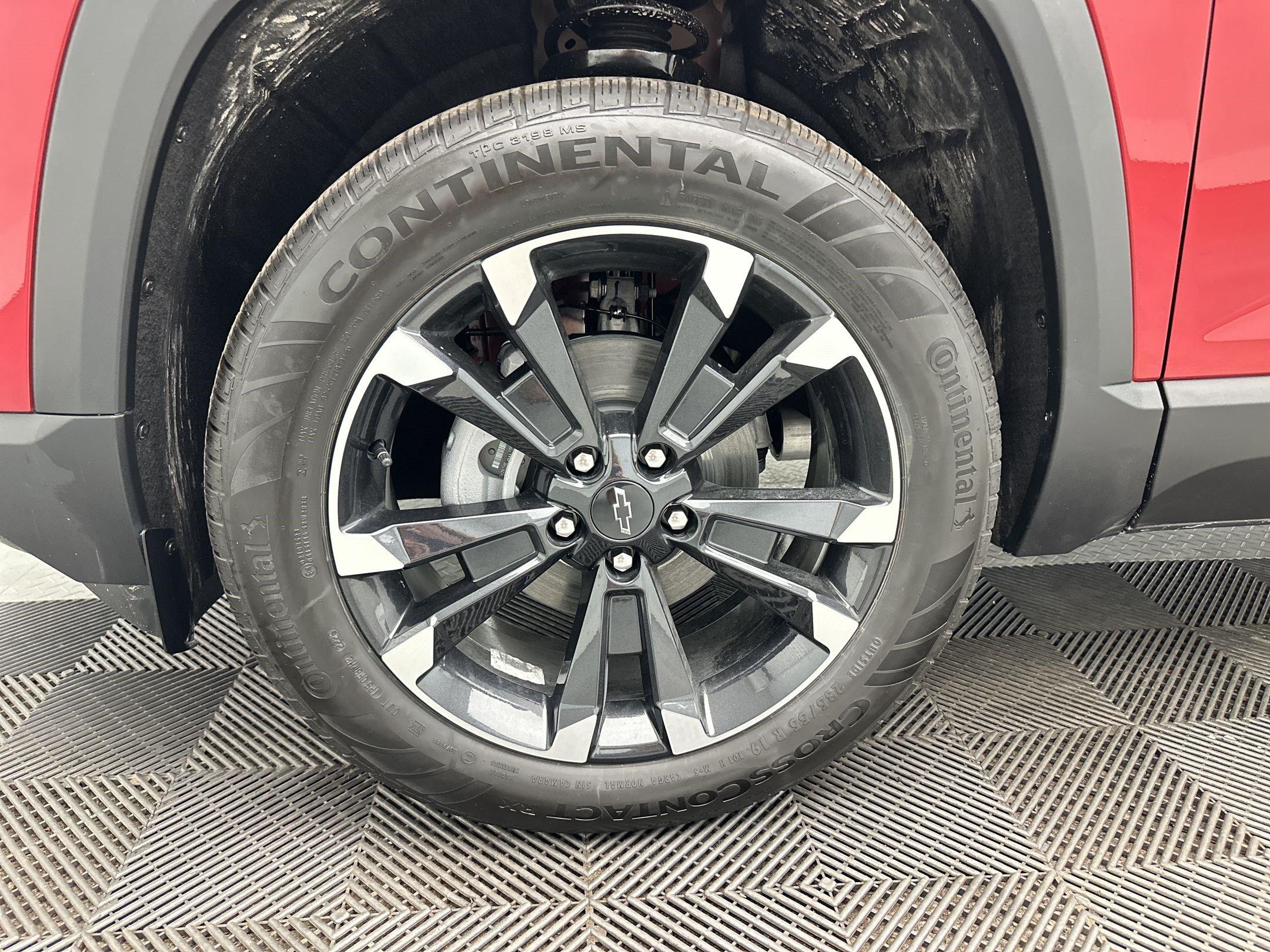New 2027 Chevrolet Equinox RS w/ LPO, Floor Liner Package AWD/4WD image 12