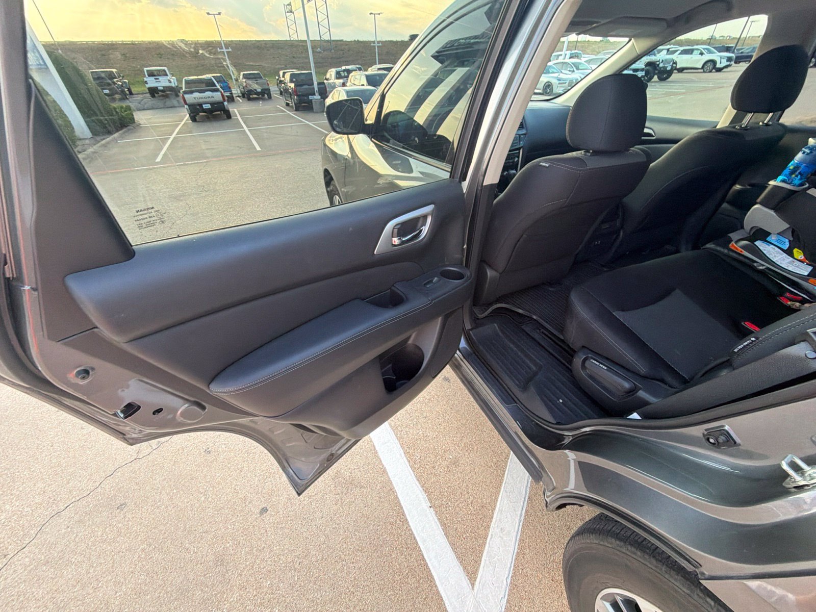 Used 2020 Nissan Pathfinder SV FWD image 10