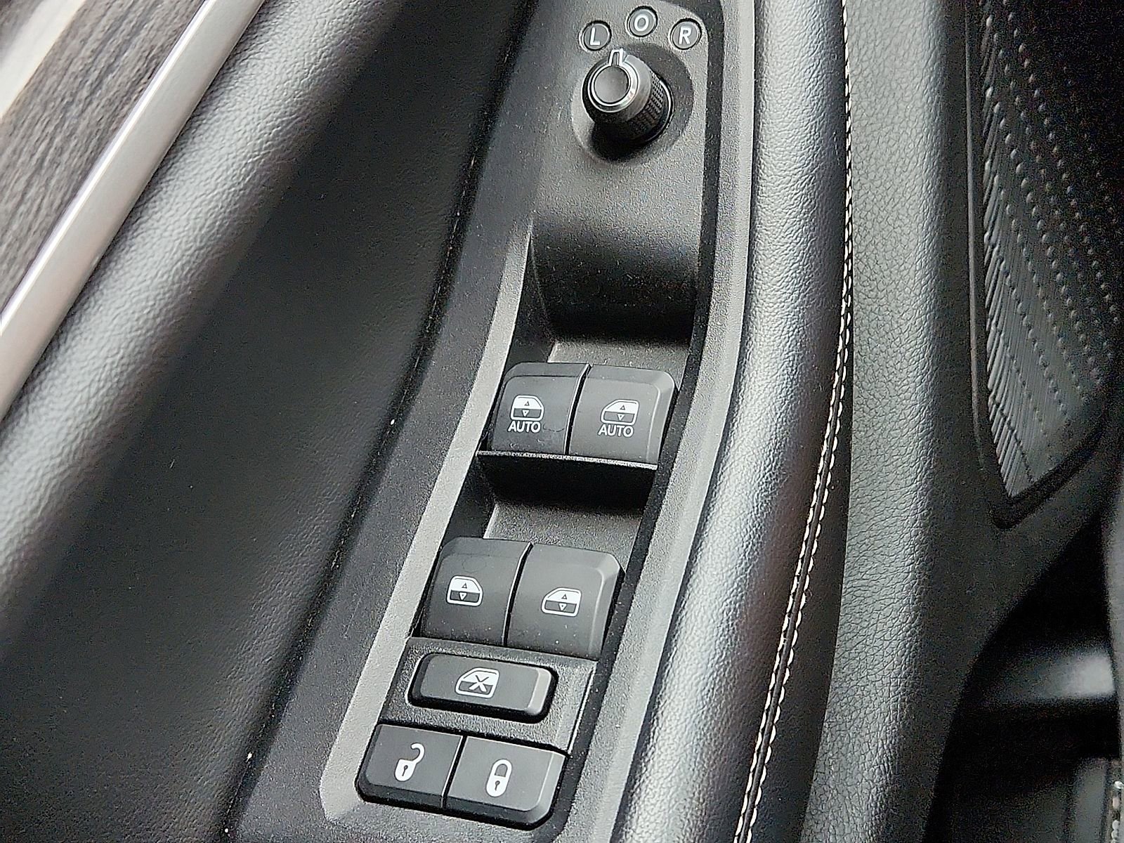 Used 2023 Jeep Grand Cherokee Limited AWD/4WD image 22