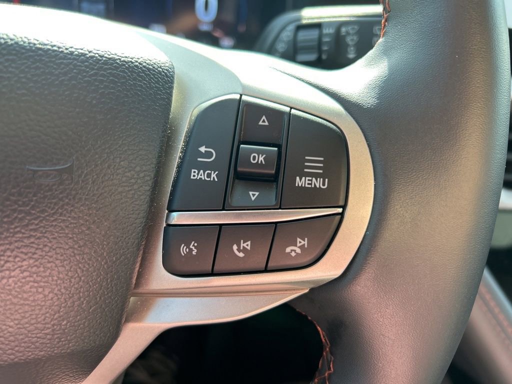 Used 2025 Ford Explorer Active RWD image 26