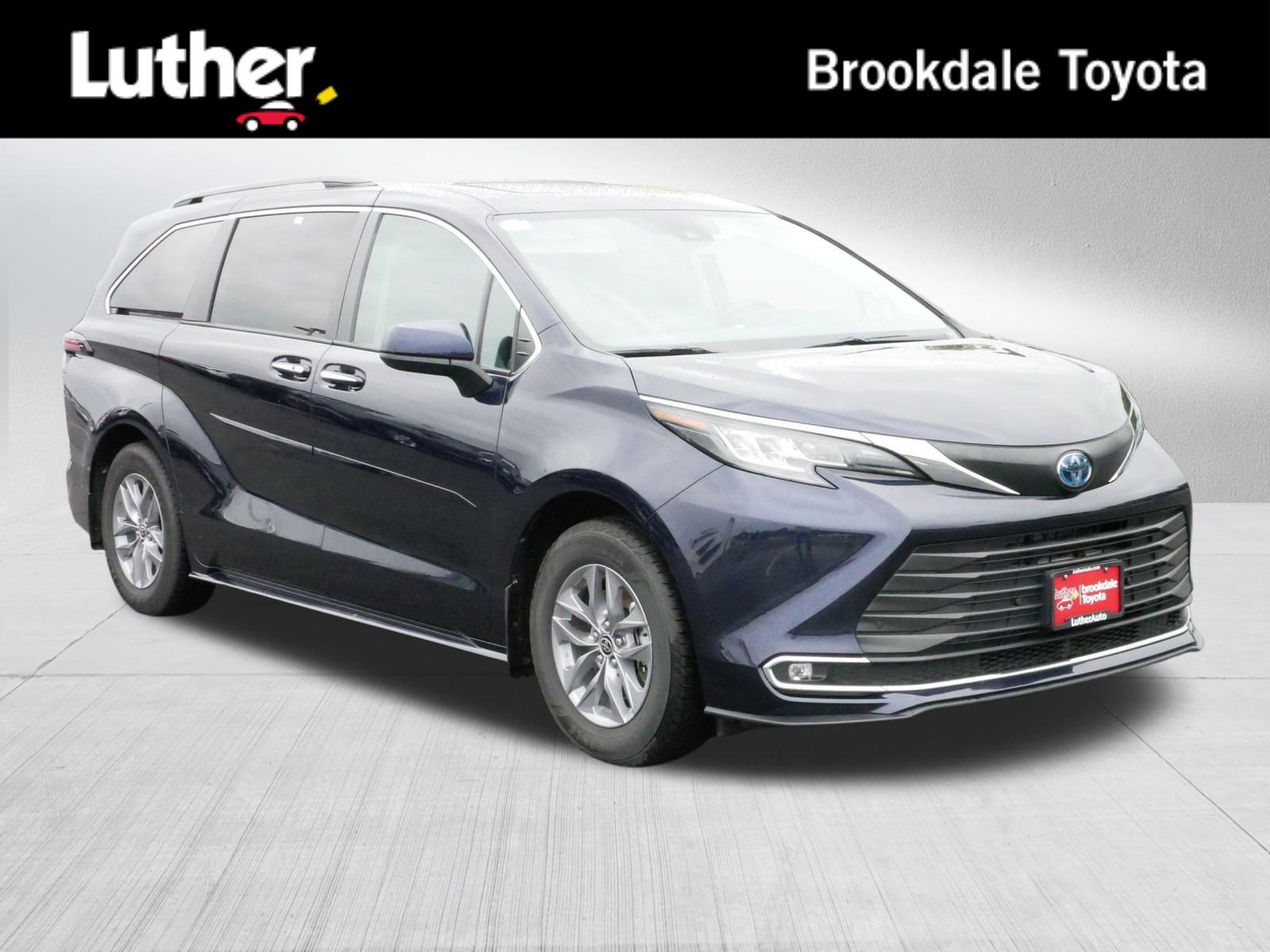 Certified 2022 Toyota Sienna XLE