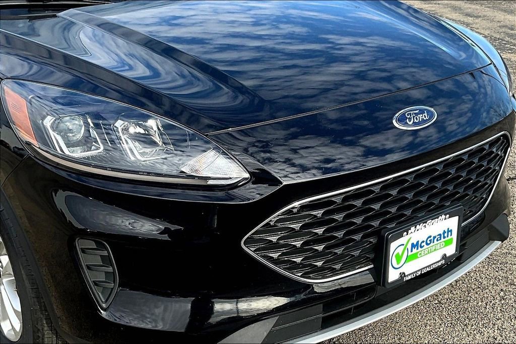 Used 2022 Ford Escape SE image 32