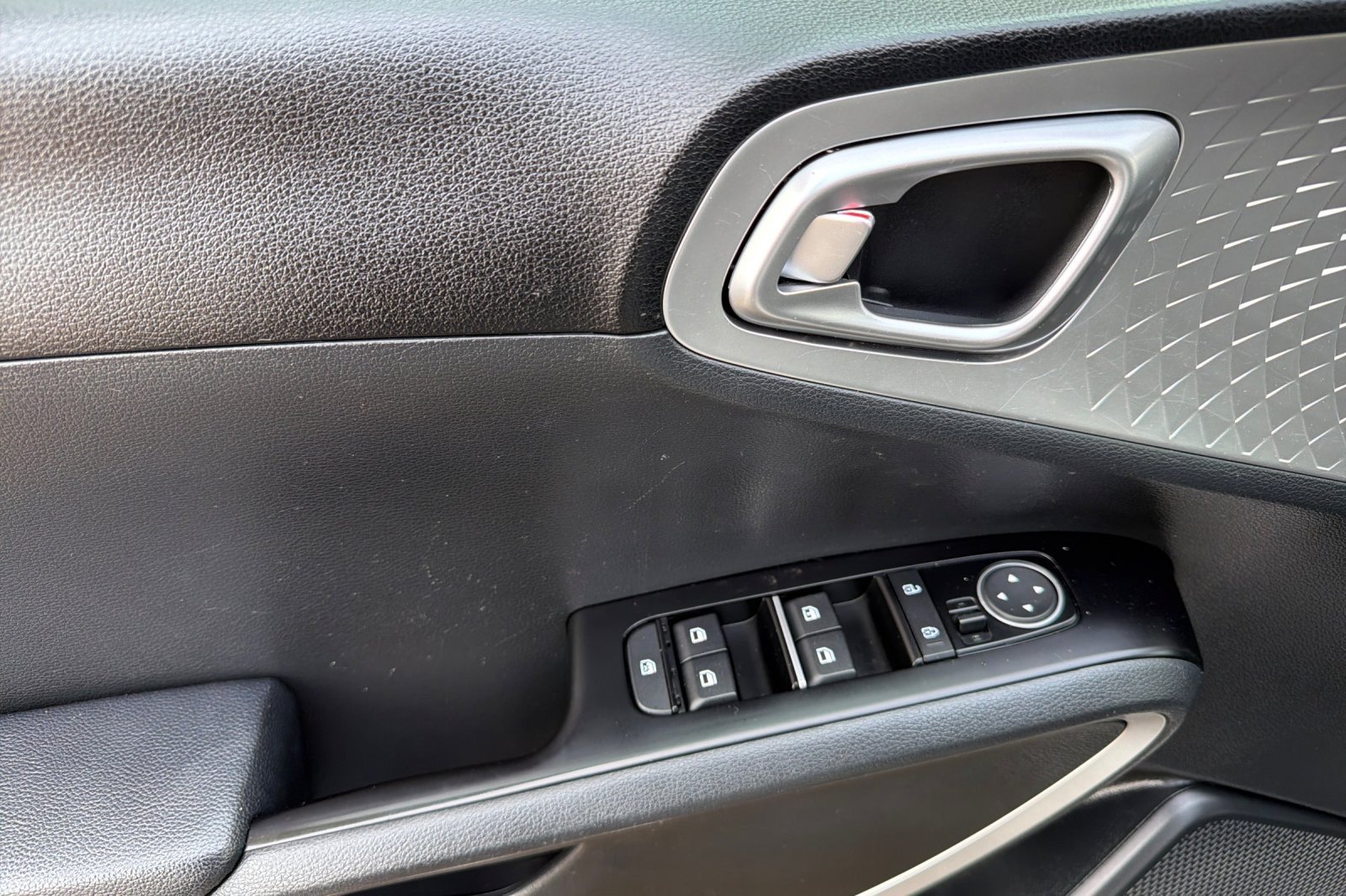 Used 2023 Kia Soul LX w/ LX Technology Package FWD image 8