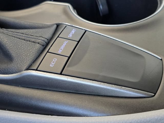 Used 2022 Toyota Camry LE FWD image 19