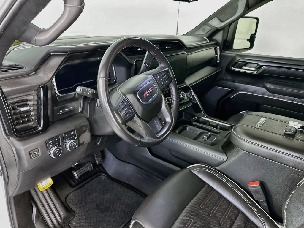 Used 2024 GMC Sierra 2500 AT4X AWD/4WD image 30