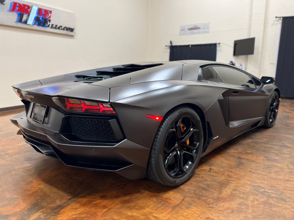 Used 2012 Lamborghini Aventador LP 700-4 image 8