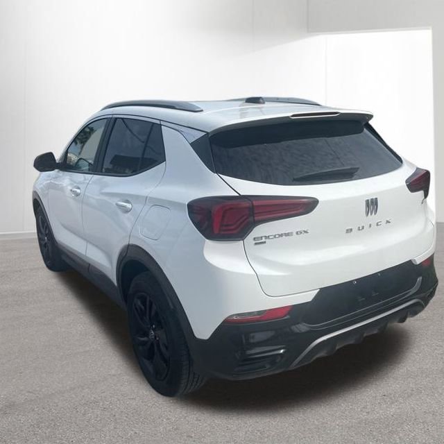 Used 2024 Buick Encore GX Sport Touring image 3