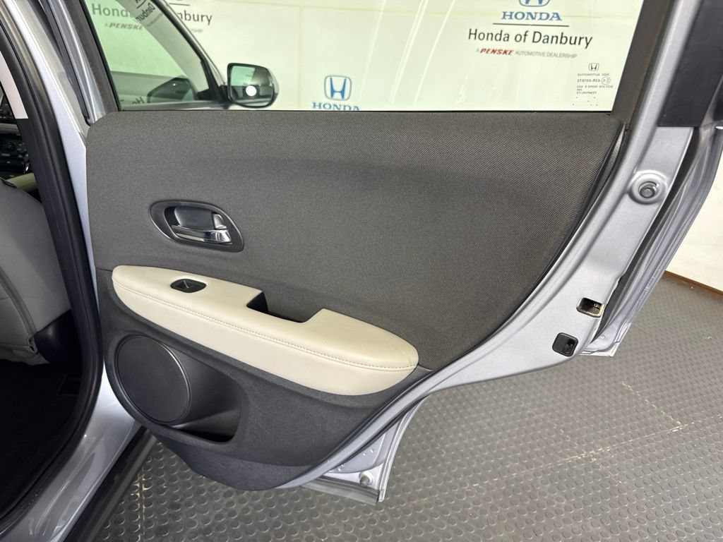 Used 2019 Honda HR-V LX image 7