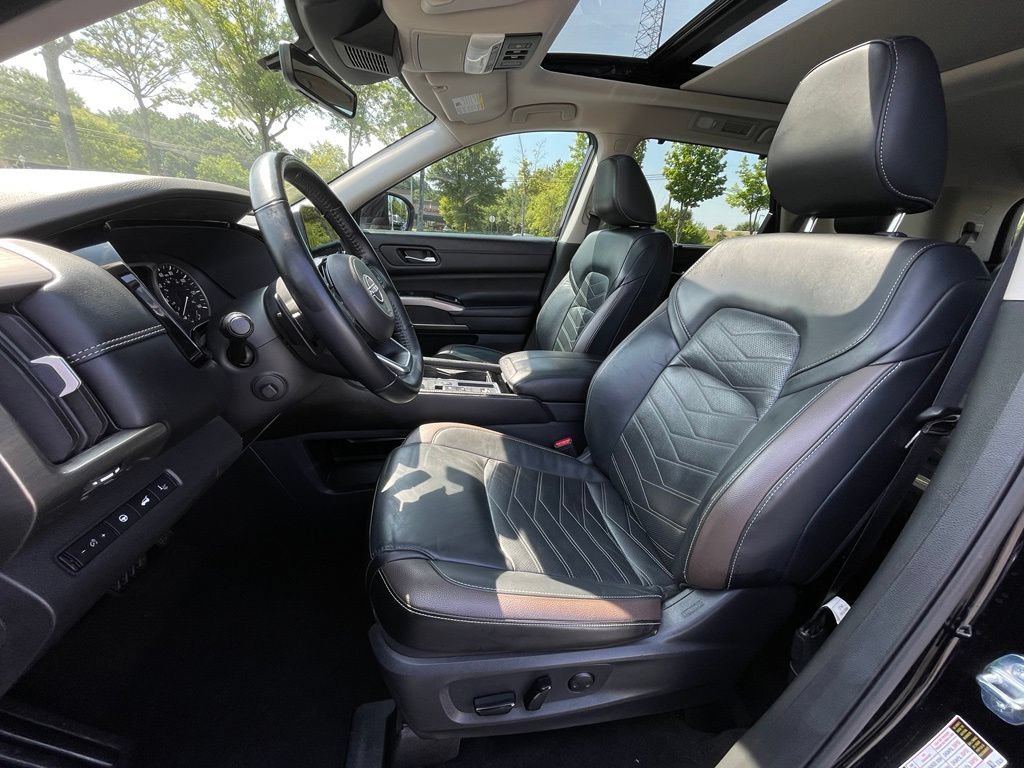 Used 2023 Nissan Pathfinder Platinum FWD image 26