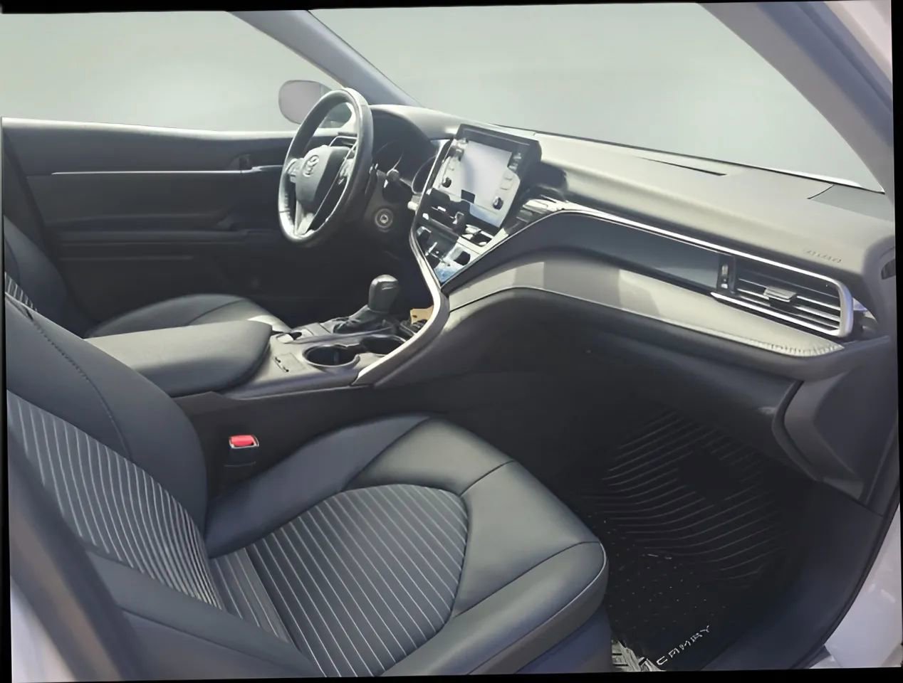 Used 2024 Toyota Camry SE AWD/4WD image 21