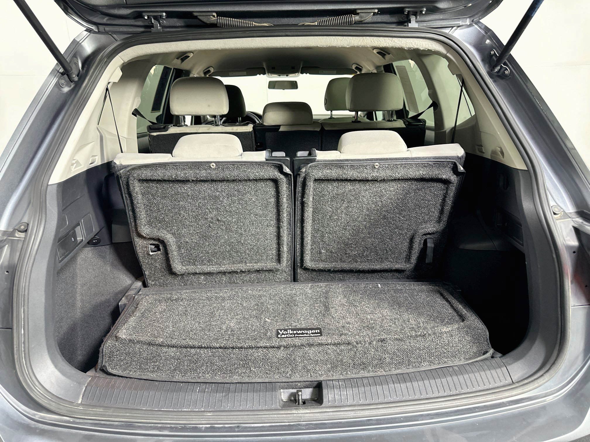 Used 2018 Volkswagen Tiguan S FWD image 25
