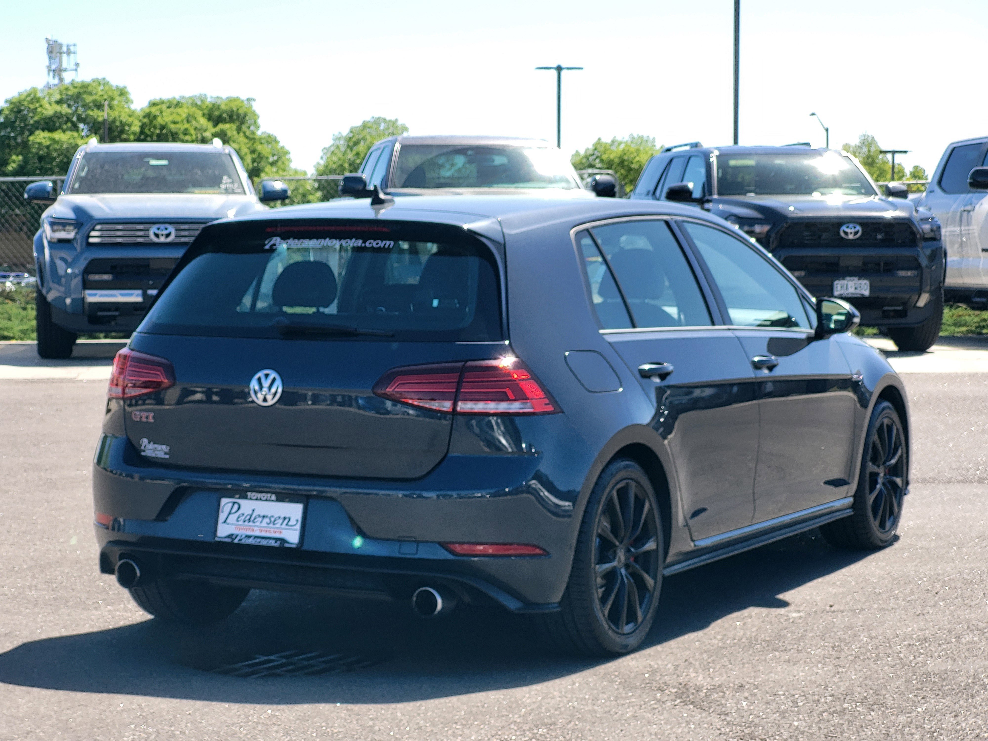 Used 2018 Volkswagen GTI SE w/ SE Leather Package FWD image 2