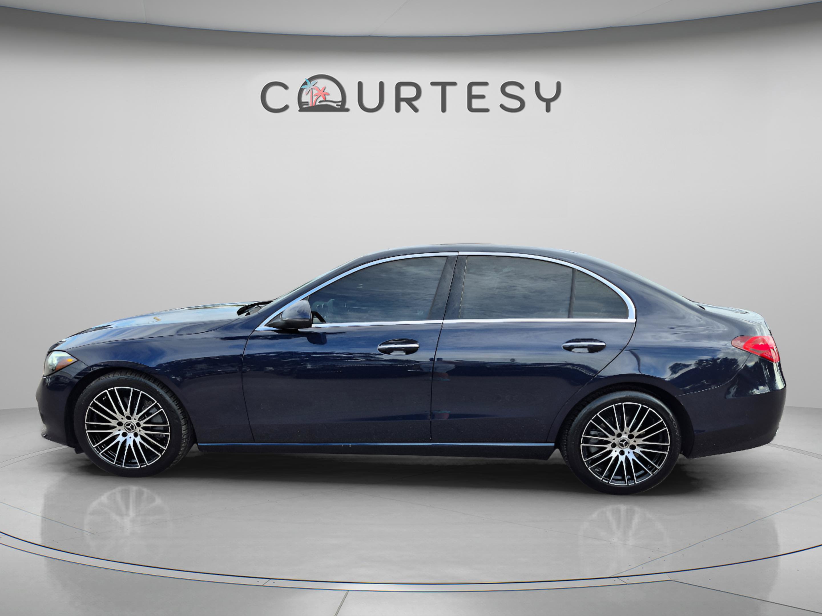 Used 2023 Mercedes-Benz C 300 4MATIC Sedan image 2