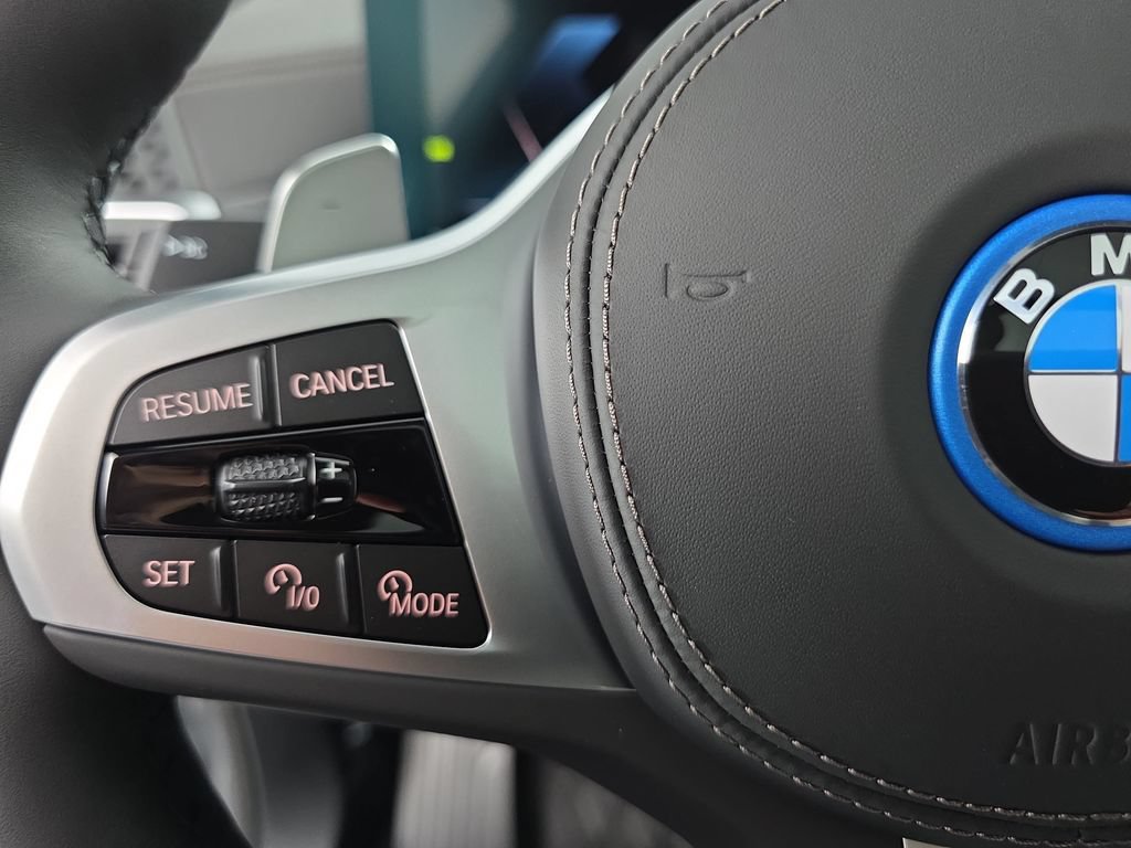 New 2026 BMW X5 xDrive50e w/ M Sport Package AWD/4WD image 17