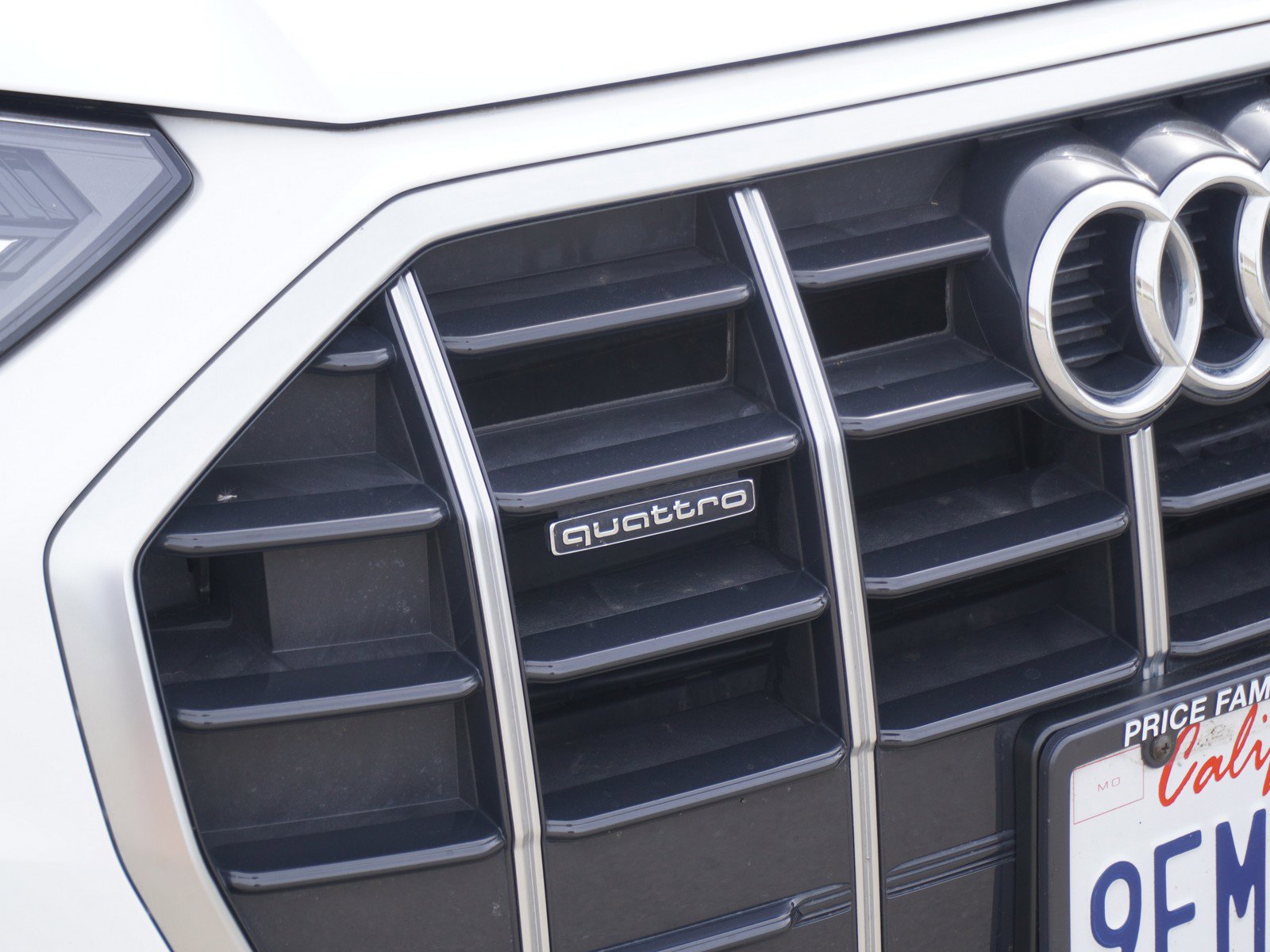 Used 2023 Audi Q5 2.0T Premium w/ Convenience Package image 4