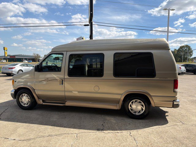 Used 2000 Ford E-150 and Econoline 150 image 8