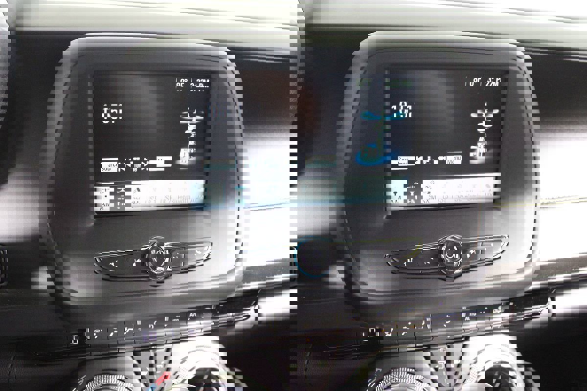 Used 2017 Chevrolet Camaro LT RWD image 19