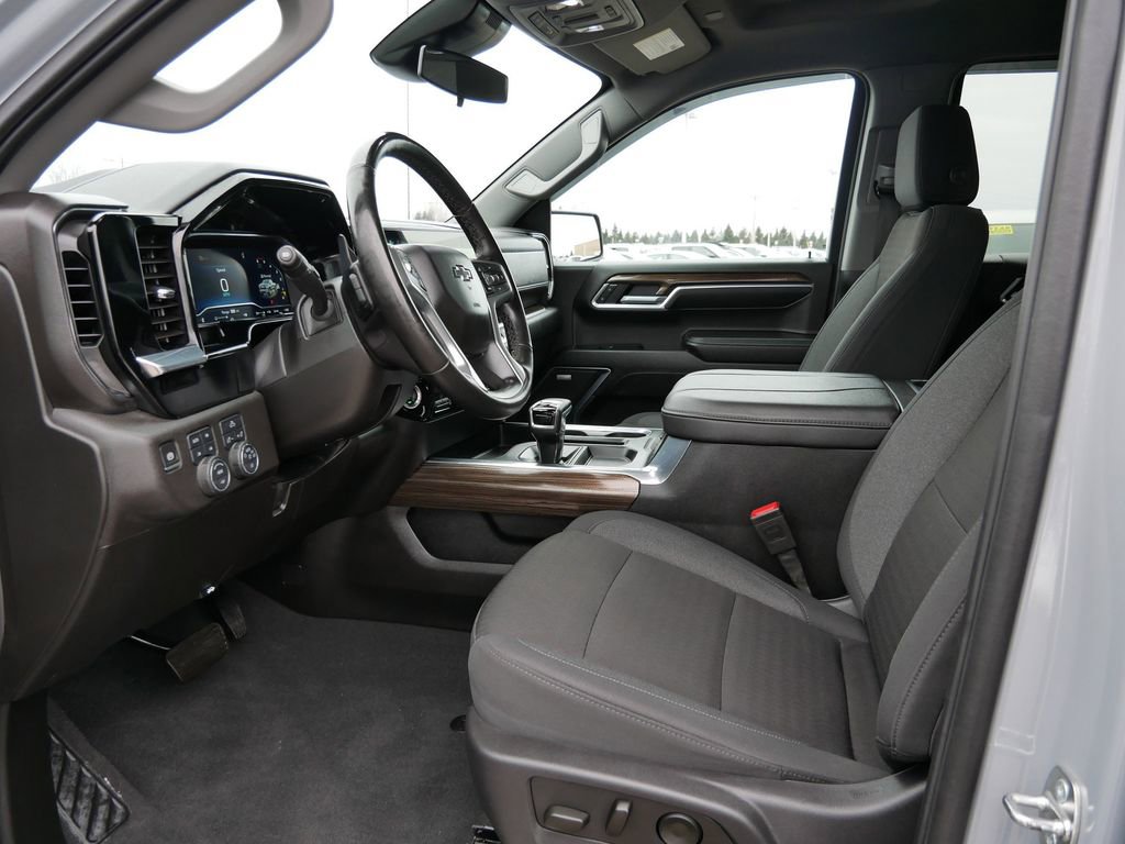 Used 2024 Chevrolet Silverado 1500 RST w/ Convenience Package II AWD/4WD image 15